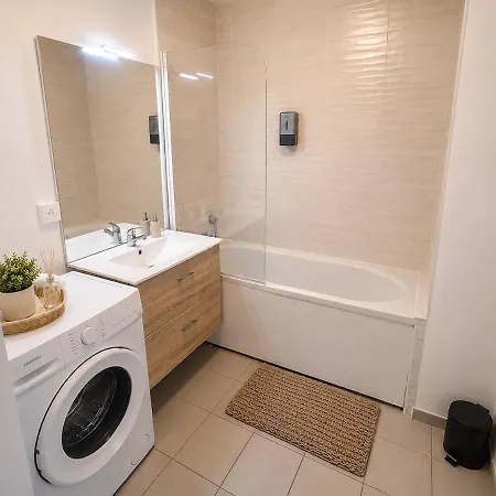 Apartment, Airport, Secure Parking Apartmán Lesquin