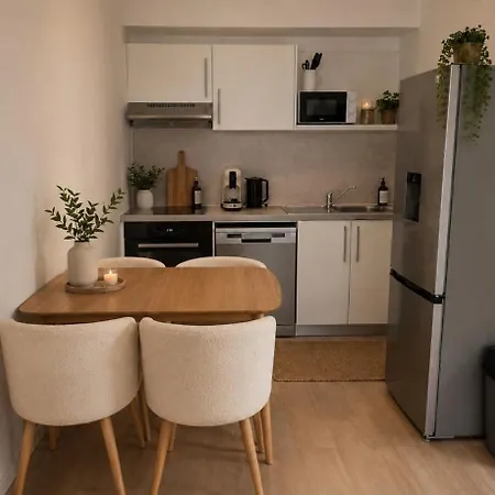 Apartment, Airport, Secure Parking *