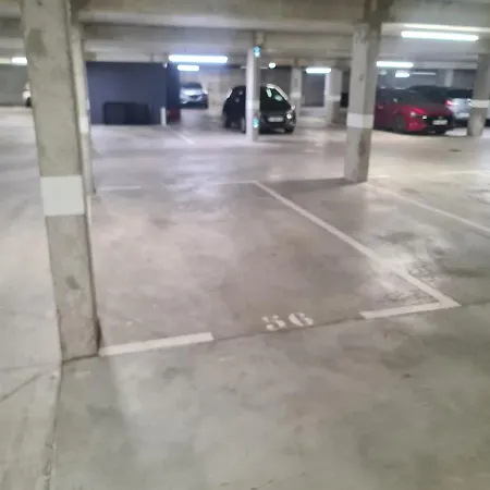 아파트 Apartment, Airport, Secure Parking 레퀸